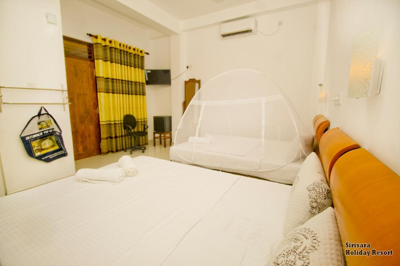 Sirisara Holiday Resort أنرادابورام المظهر الخارجي الصورة